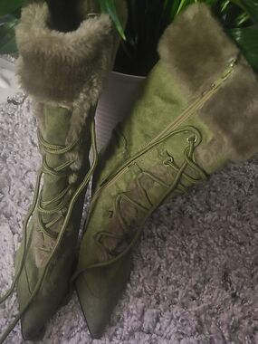 Women's Olive Lace-Up Faux Suede Fur-Trim Boots